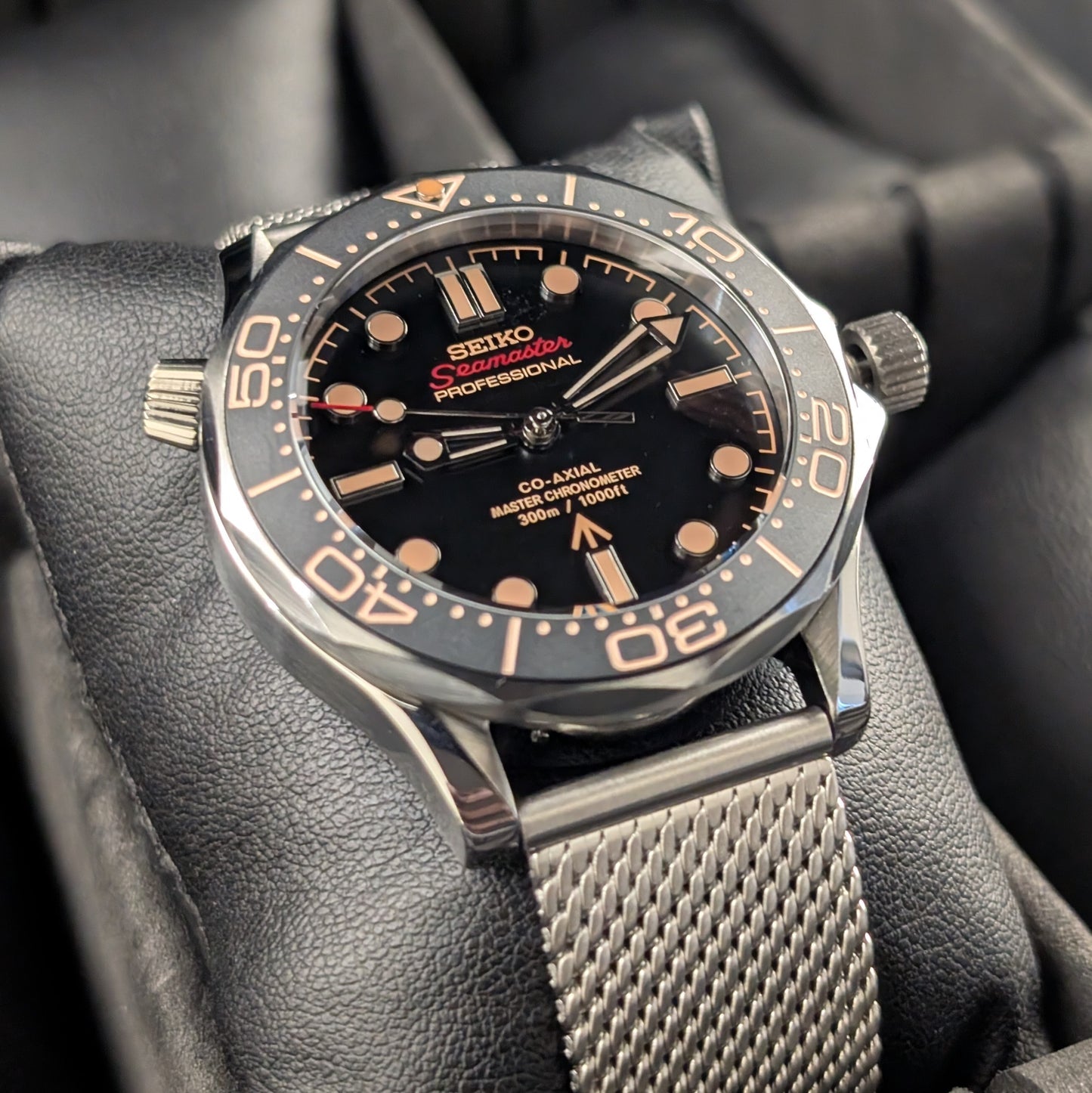 CUSTOM SPEEDMASTER MOD JAMES BOND 007 EDITION - Monomods